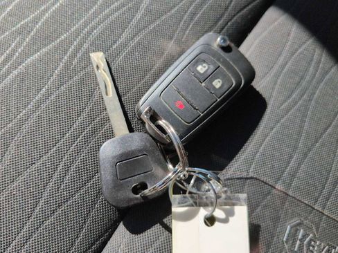 Used 2016 Buick Encore FWD image 35