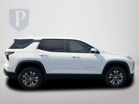 New 2027 Chevrolet Equinox LT FWD image 4