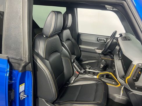 Used 2023 Ford Bronco Badlands image 37
