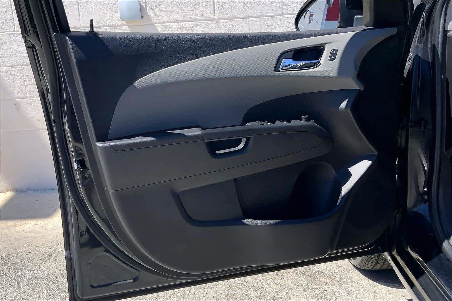 Used 2014 Chevrolet Sonic LT FWD image 25