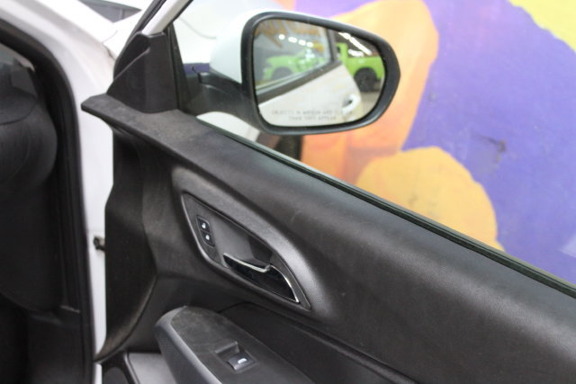 Used 2025 Chevrolet Trax LS w/ LS Convenience Package FWD image 8