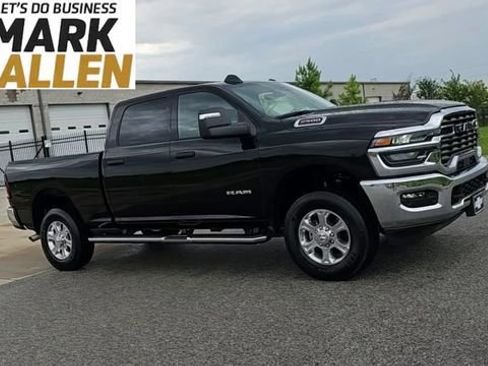 Used 2025 RAM 2500 Big Horn AWD/4WD image 2