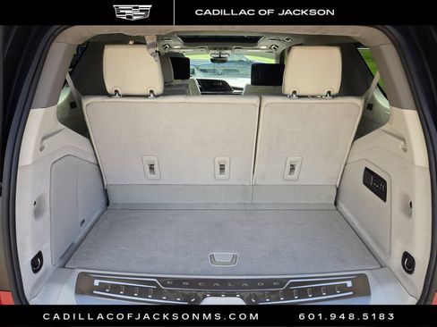 Certified 2022 Cadillac Escalade Premium Luxury Platinum AWD/4WD image 32