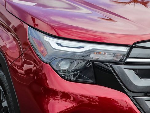 Certified 2025 Subaru Forester Premium AWD/4WD image 10