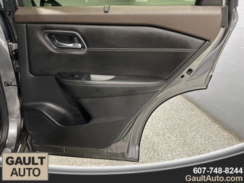 Used 2023 Nissan Rogue Platinum w/ Platinum Premium Package AWD/4WD image 18