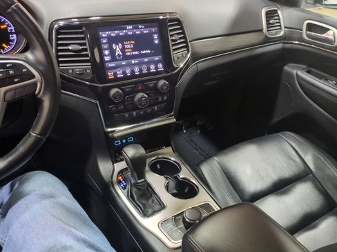 Used 2021 Jeep Grand Cherokee Limited AWD/4WD image 24