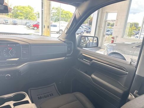 Used 2024 GMC Sierra 1500 Elevation AWD/4WD image 32