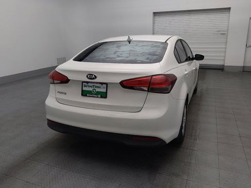Used 2017 Kia Forte LX FWD image 7