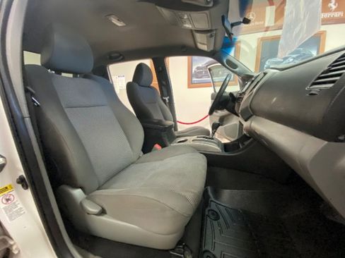 Used 2015 Toyota Tacoma 4x4 Double Cab w/ TRD Sport Package image 11