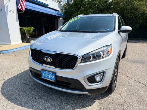 Used 2017 Kia Sorento EX AWD/4WD image 5