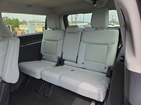 New 2026 Ford Expedition Max Platinum w/ Driver's Package image 8