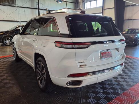 Used 2023 Jeep Grand Cherokee Overland w/ Luxury Tech Group IV AWD/4WD image 5