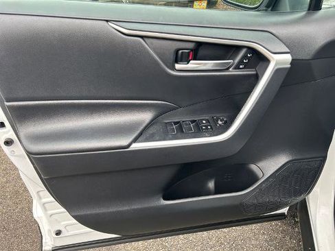 Used 2019 Toyota RAV4 XLE Premium w/ Cold Weather Package AWD/4WD image 21