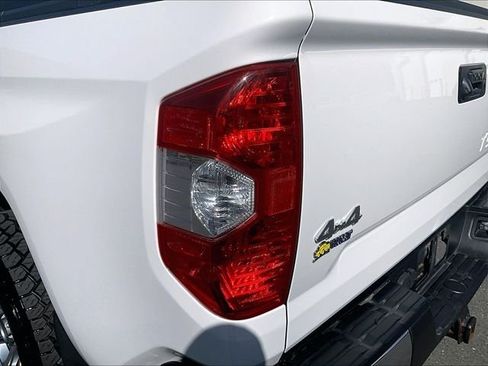 Used 2020 Toyota Tundra SR5 w/ SR5 Upgrade Package AWD/4WD image 32