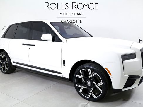 Used 2026 Rolls-Royce Cullinan AWD/4WD image 5