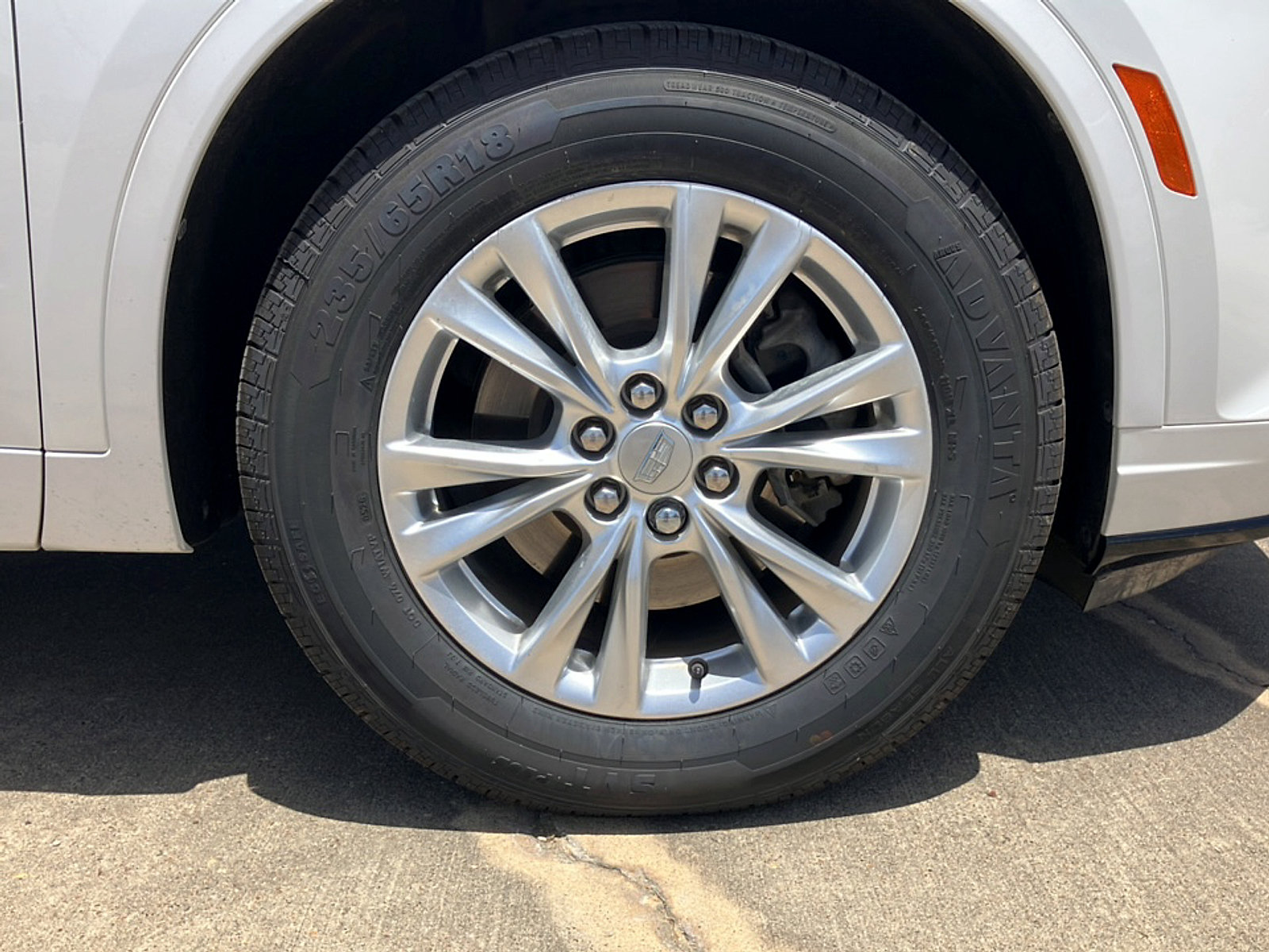 Used 2023 Cadillac XT6 Luxury w/ LPO, Floor Liner Package FWD image 10