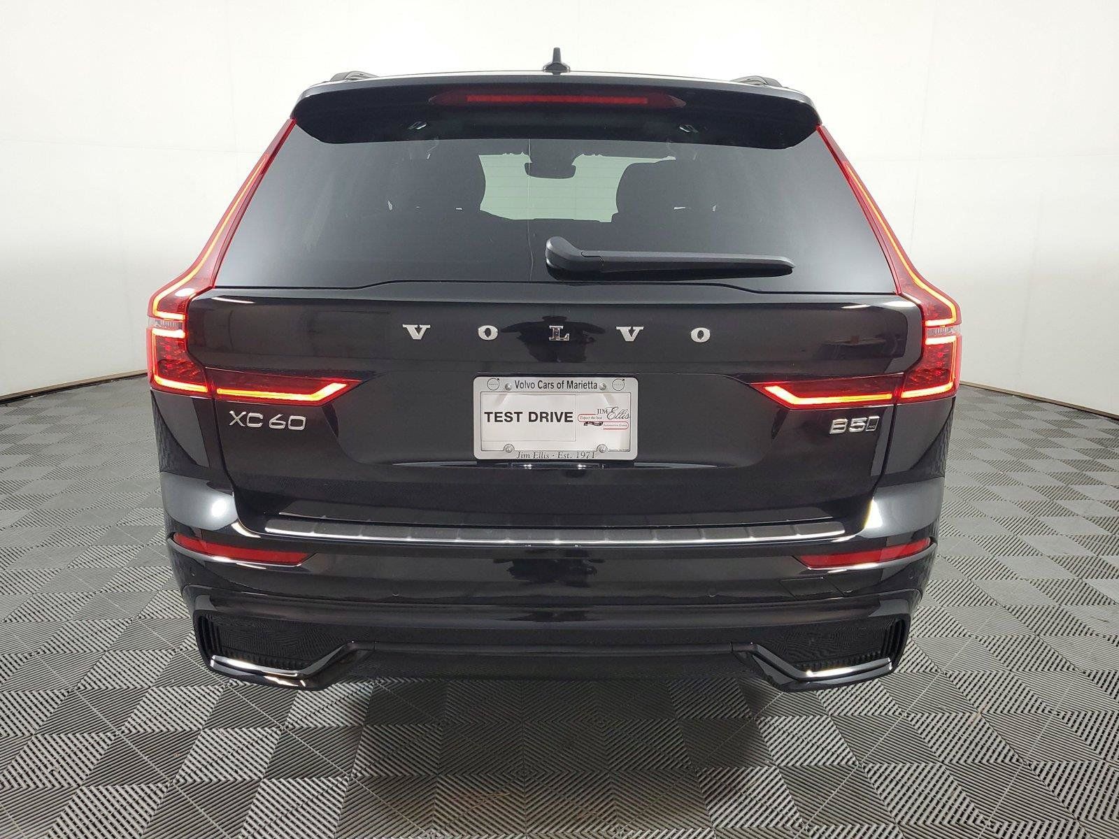 Used 2027 Volvo XC60 B5 Ultra AWD/4WD image 5