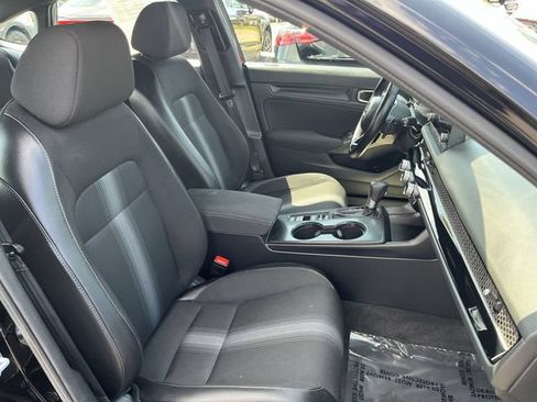 Used 2025 Honda Civic Sport image 26