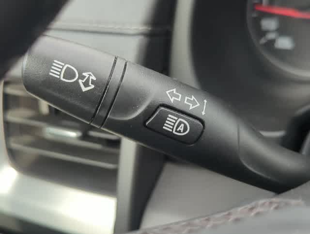 Used 2024 GMC Terrain SLT AWD/4WD image 18