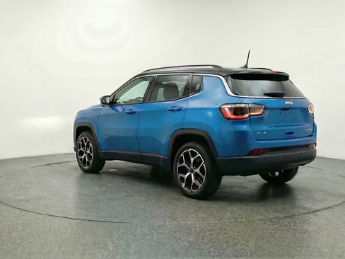 Used 2025 Jeep Compass Limited image 6