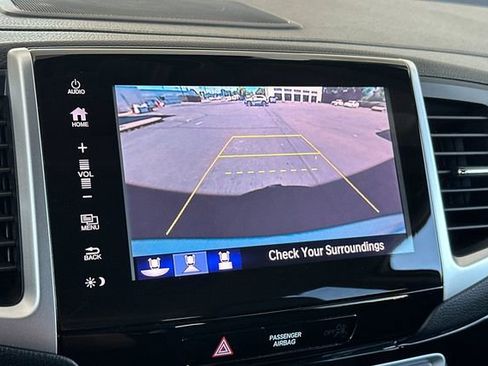 Used 2018 Honda Pilot Touring image 18