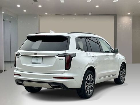 Used 2023 Cadillac XT6 Sport w/ LPO, Floor Liner Package AWD/4WD image 4