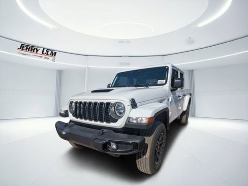 New 2026 Jeep Gladiator Sport AWD/4WD image 5