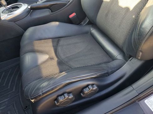 Used 2017 Nissan 370Z Touring image 18