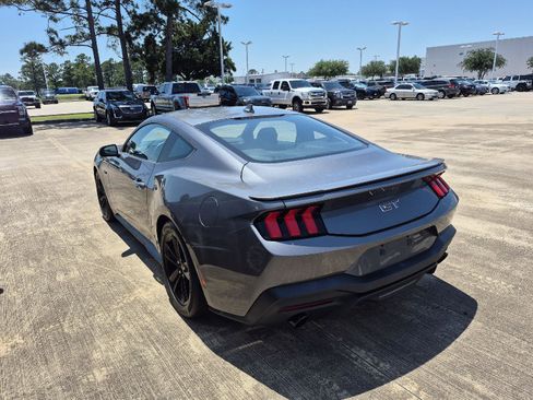 Used 2024 Ford Mustang GT RWD image 4
