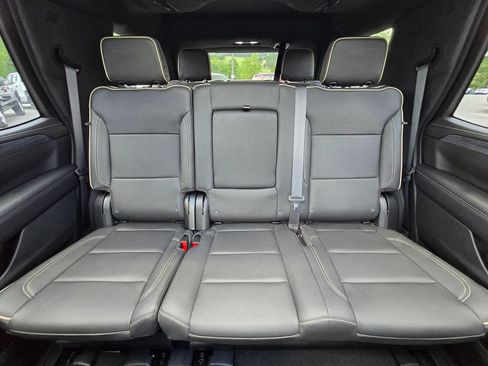 Used 2023 GMC Yukon SLT AWD/4WD image 45