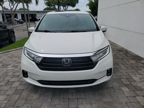 Used 2024 Honda Odyssey Touring image 2