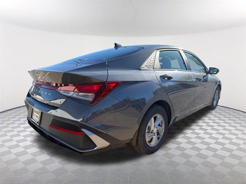 New 2026 Hyundai Elantra SE image 5