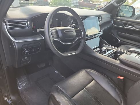 Certified 2024 Jeep Wagoneer Series II w/ Flexible Seating Group RWD image 21