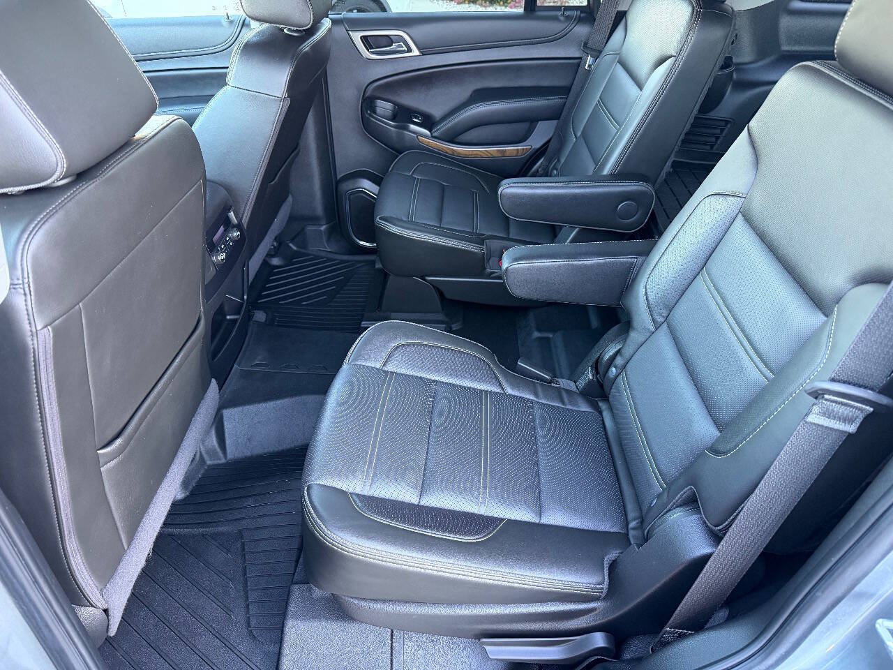 Used 2020 GMC Yukon Denali w/ Denali Premium Package AWD/4WD image 15