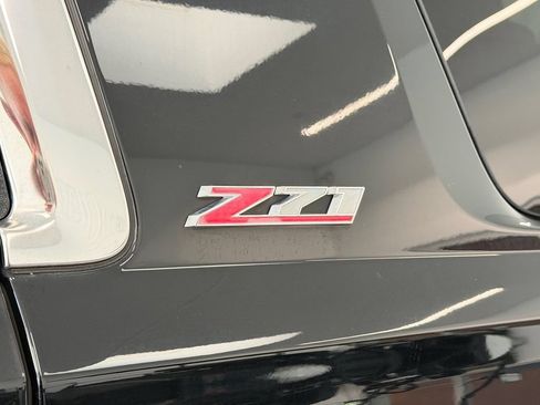 Used 2019 Chevrolet Tahoe LT w/ Z71 Midnight Edition AWD/4WD image 13