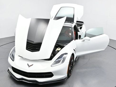 Used 2014 Chevrolet Corvette Stingray Coupe image 40