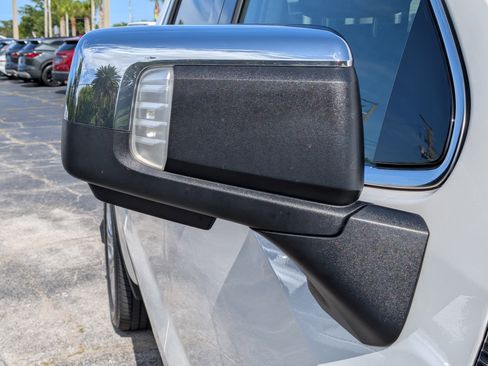 Used 2022 GMC Sierra 1500 Denali w/ Denali Premium Package AWD/4WD image 11