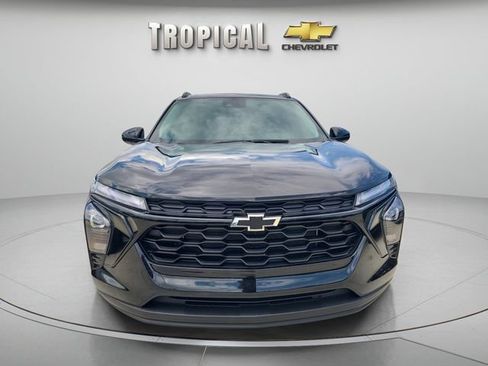 New 2026 Chevrolet Trax LT w/ Midnight Edition FWD image 8