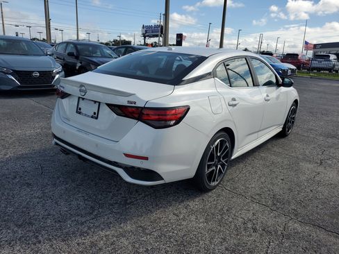 New 2025 Nissan Sentra SR w/ Trunk Package image 4