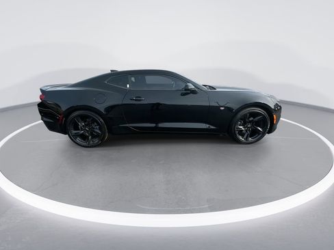 Used 2024 Chevrolet Camaro LT w/ Technology Package RWD image 9