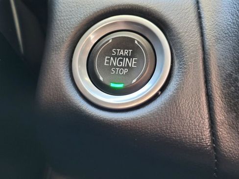 Used 2024 Chevrolet Tahoe Z71 w/ Luxury Package image 32