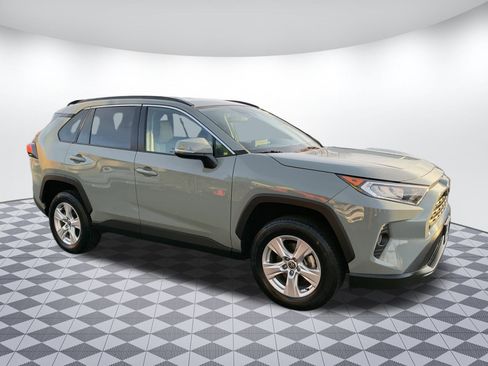 Used 2021 Toyota RAV4 XLE image 1