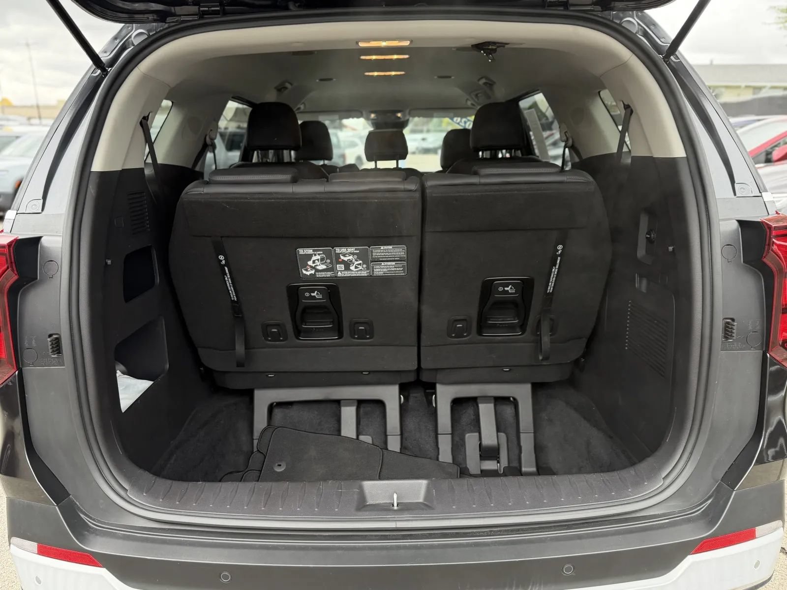 Used 2026 Kia Carnival FWD image 18