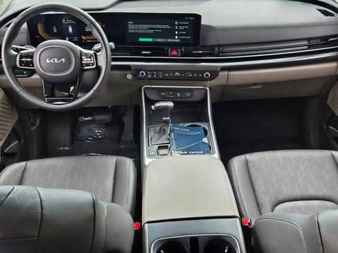 Used 2026 Kia Carnival FWD image 7