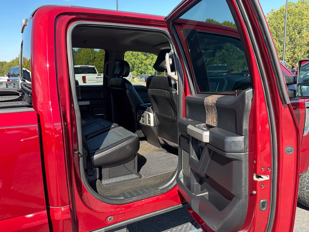 Used 2017 Ford F250 Lariat w/ Lariat Value Package AWD/4WD image 18