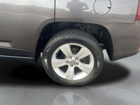 Used 2016 Jeep Compass Latitude AWD/4WD image 30