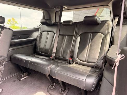Used 2024 Jeep Wagoneer Series III AWD/4WD image 12
