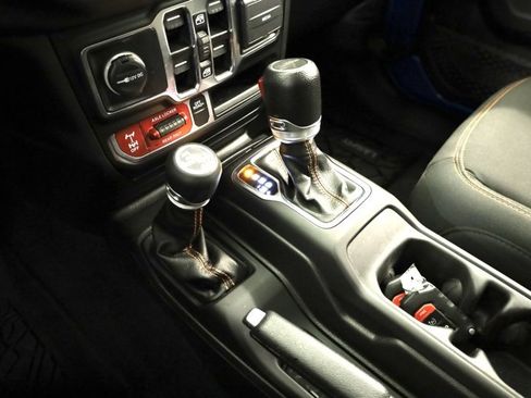 Used 2023 Jeep Gladiator Mojave w/ Cold Weather Group image 25