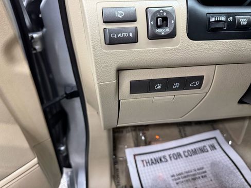 Used 2010 Lexus LX 570 4WD image 28