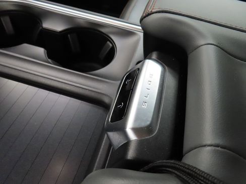 Used 2025 Ford Expedition Active AWD/4WD image 58